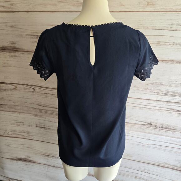 LC Lauren Conrad Runway Navy Blue Lace Trim Short Sleeve Blouse sz S New - Picture 4 of 5